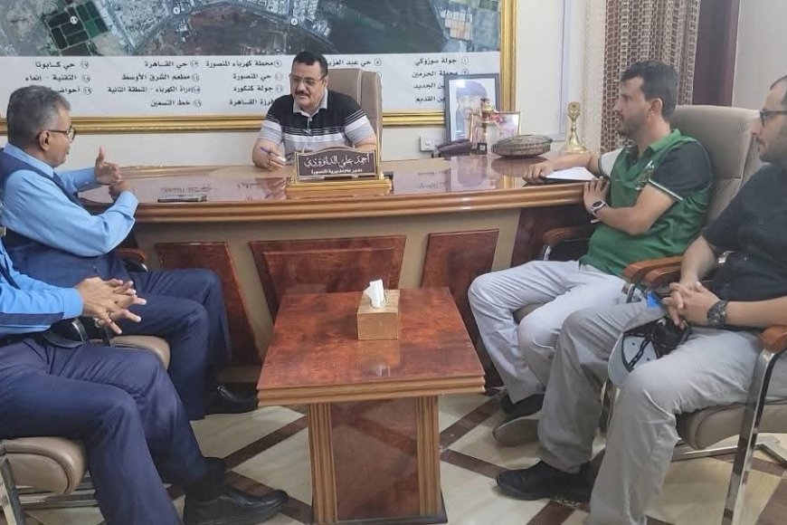 مدير عام المنصورة يناقش الترتيبات لتركيب الإشارات المرورية الضوئية في عدد من الجولات بالمديرية