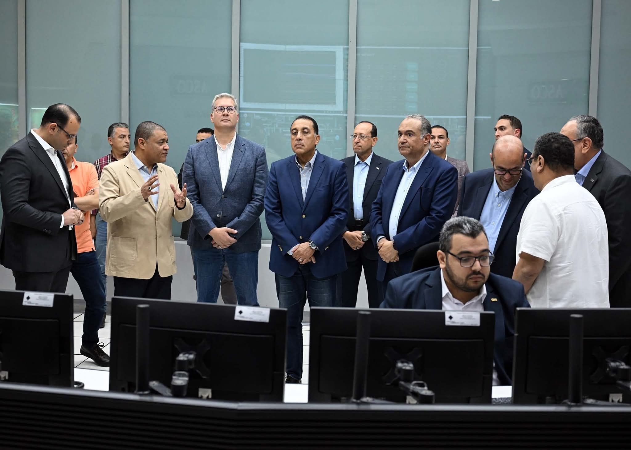 مدبولي يتابع من الشبكة القومية للغاز الطبيعي تأمين الإمدادات