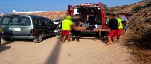 إصابة شاب بجروح خطيرة أثناء محاولته القفز في شاطئ إسلي بالحسيمة