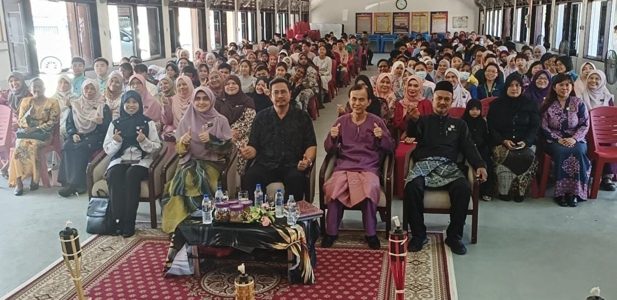 Tun Fatimah Form Six College selected for AI initiative by Asean Foundation