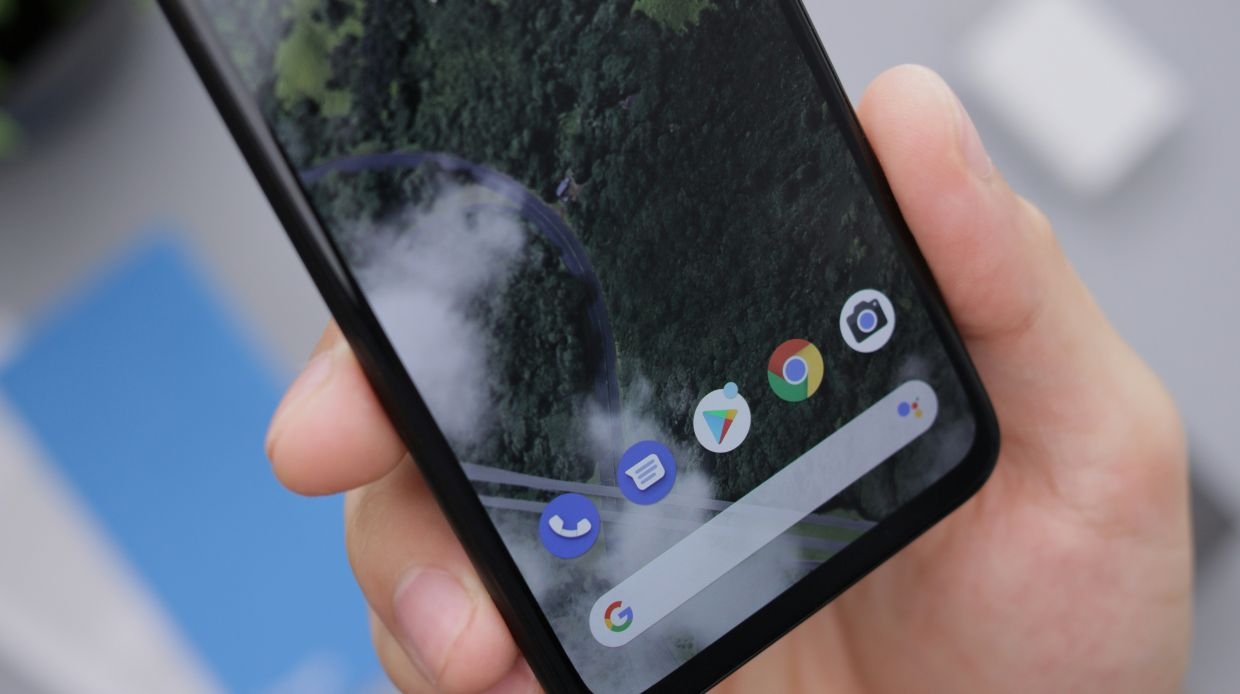 Opinion: How about some love for Android phone users?