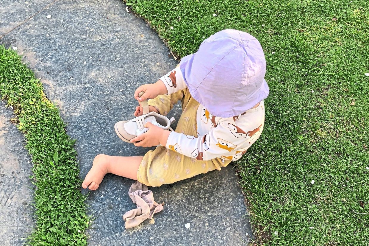Genes influence when babies walk, a later start may not signal a problem