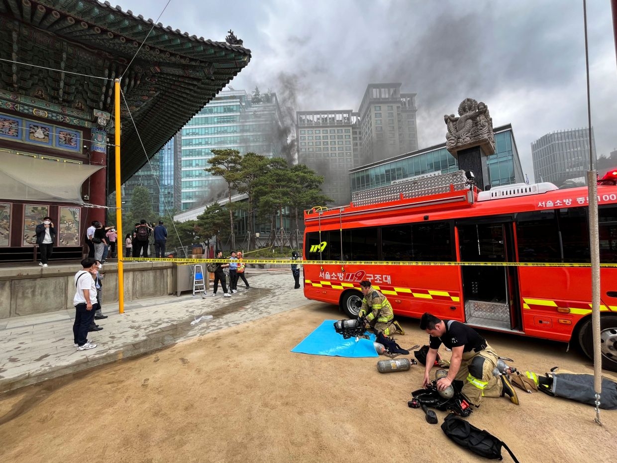 Fire near South Korea's Jogye temple contained, treasures spared, say officials (update)