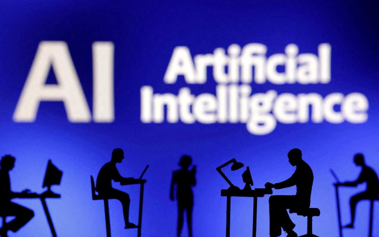 Poll finds public turning to AI bots for news updates