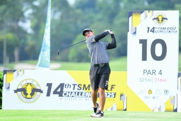 Sizzling 65 puts Anson top of boys' competition