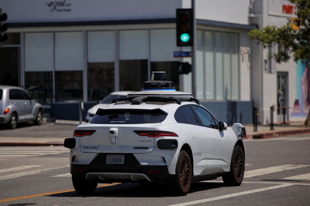 Waymo looks to test its self-driving cars in New York