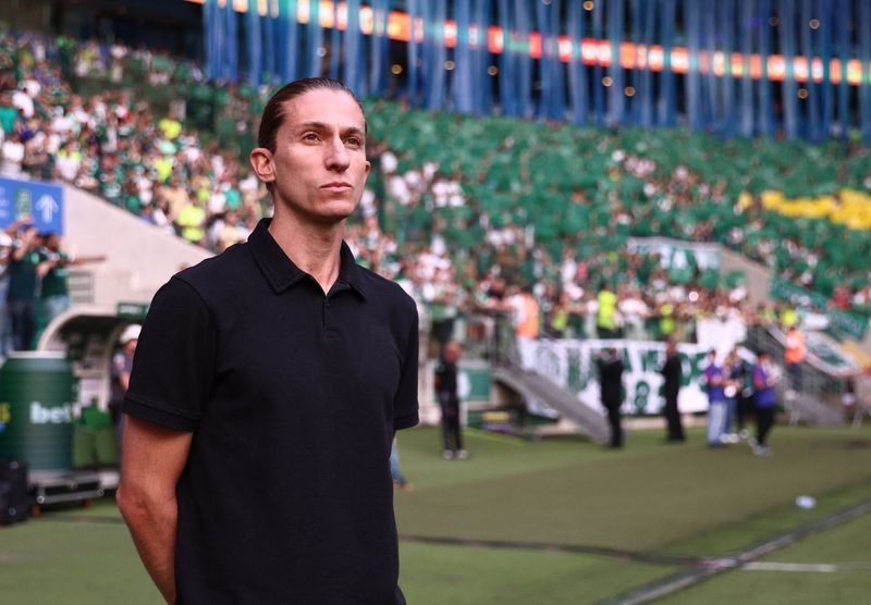 Soccer-Flamengo will stay true to their identity against Chelsea, coach Filipe Luis says