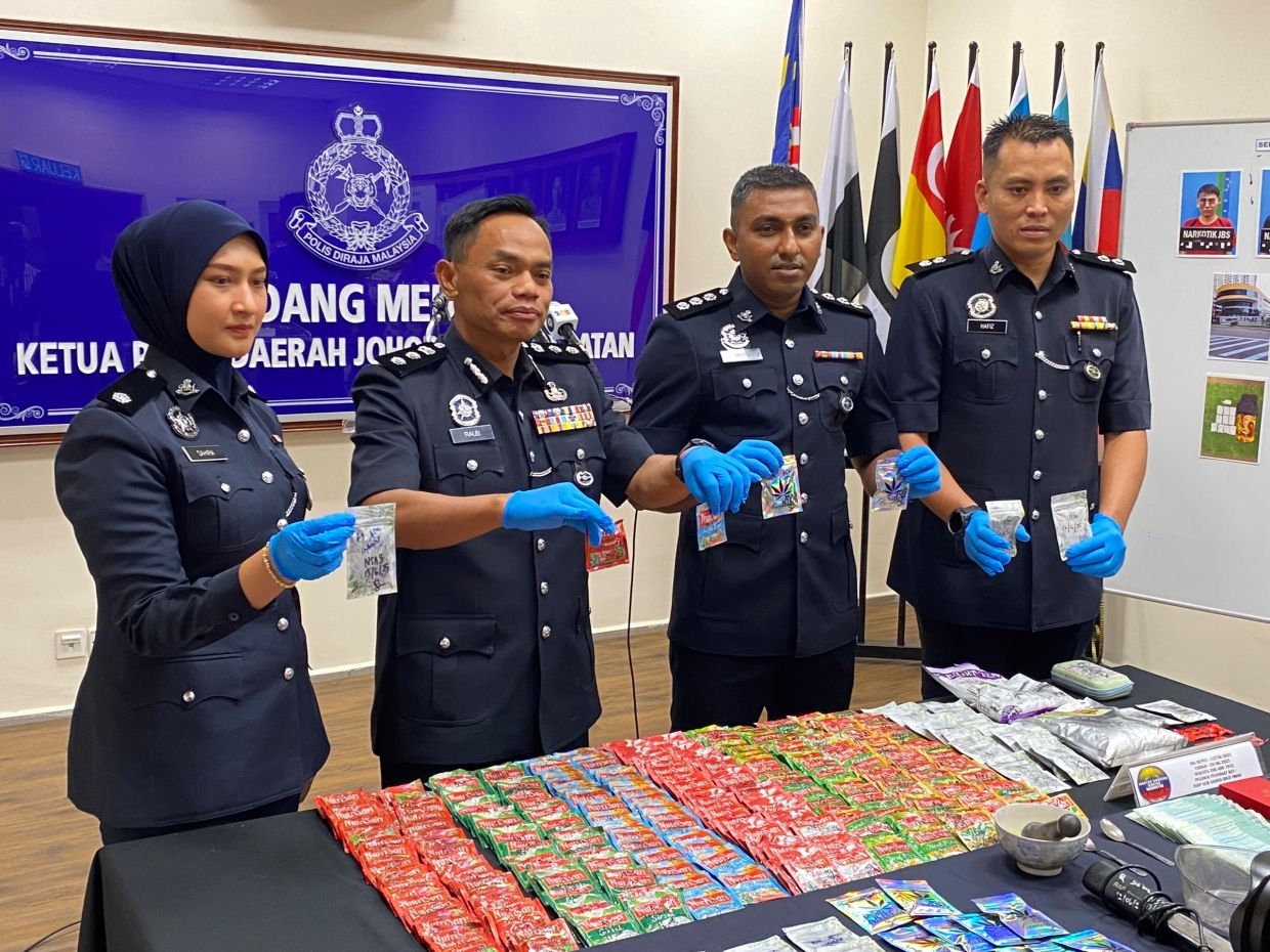 Johor cops nab six, bust drug syndicate using drink packets as cover