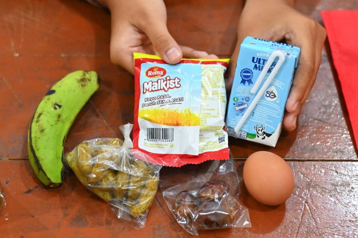 Uncooked rice, ultra-processed food included in free meals programme