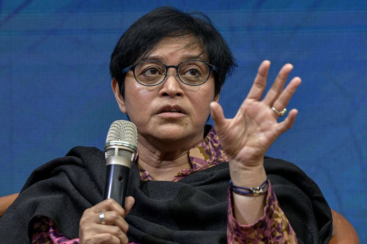 Umno has not received any application to lift Hishammuddin's suspension so far, says Azalina