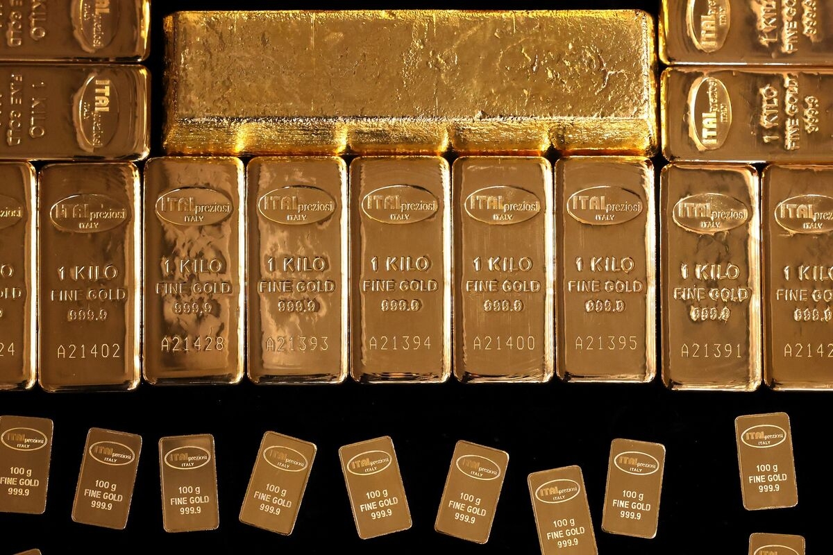 More Central Banks Than Ever Plan to Build Up Their Gold Hoards