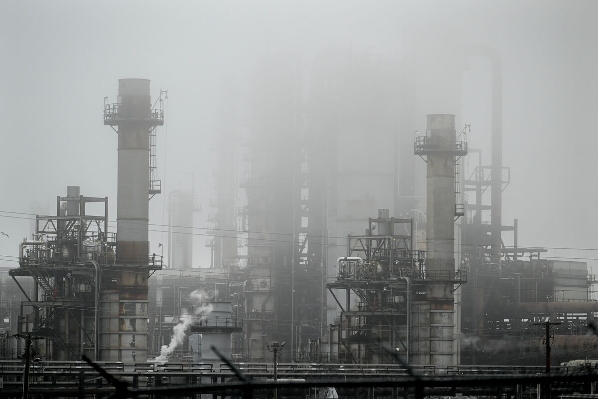 China's Record Oil Stockpile Offers Buffer as Iran Crisis Builds
