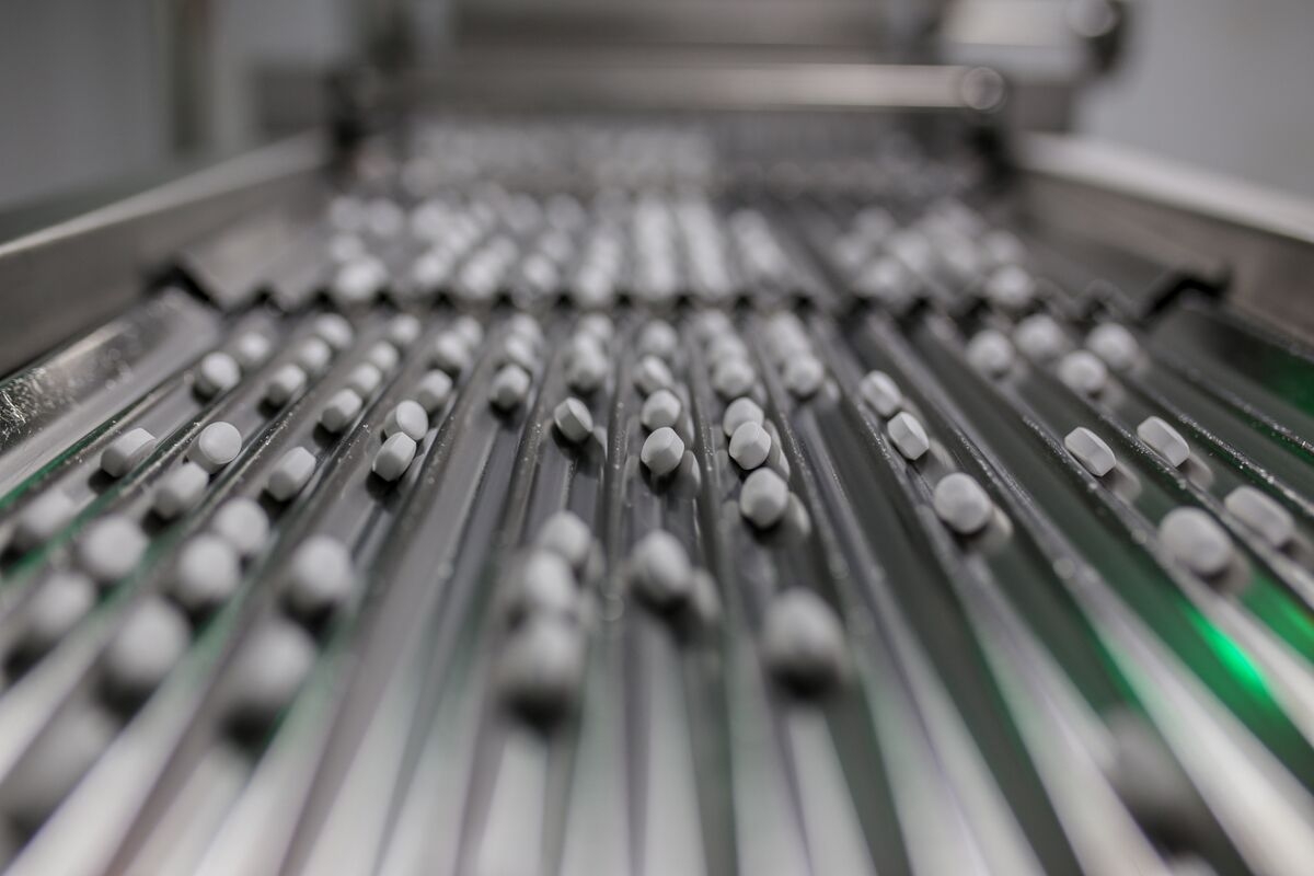 Swiss Exports to US Collapse as Shippers Wait for Tariff Deal