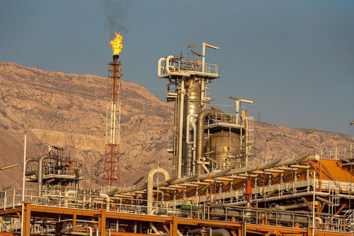 Iran Conflict Ensnares Energy as Israel Hits Giant Gas Field