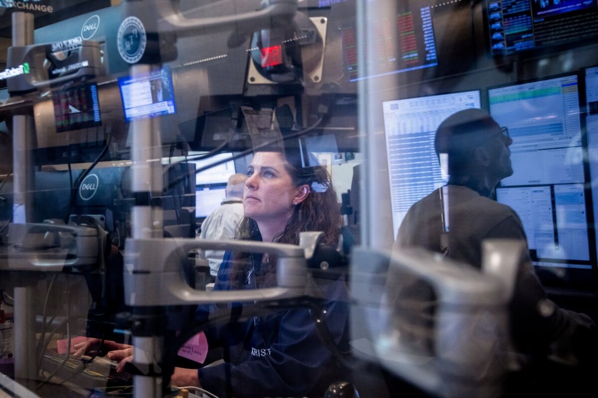 Stocks Rise on Waller's Remarks and Mideast Hopes: Markets Wrap