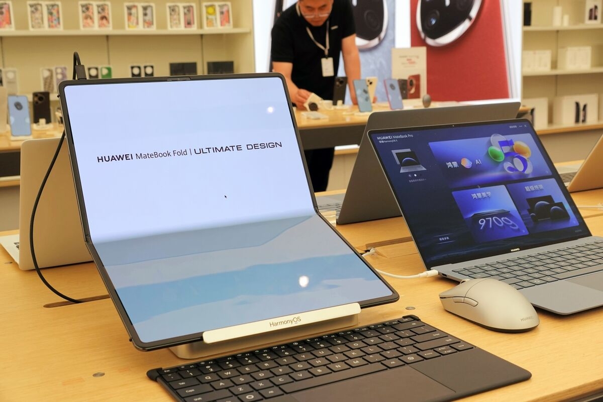 Huawei's New Laptop Adds to Evidence of Stalled Chip Advance
