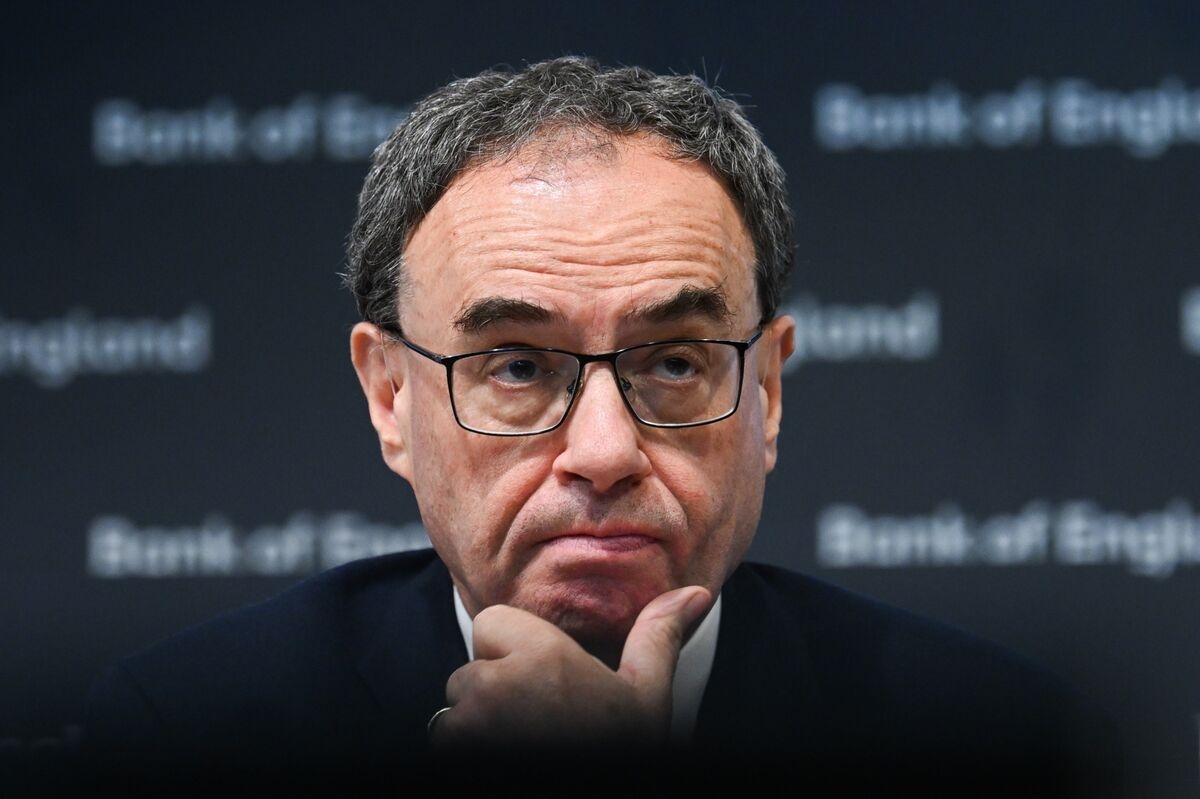 Bank of England Holds Rates Steady at 4.25% in Dovish 6-3 Vote