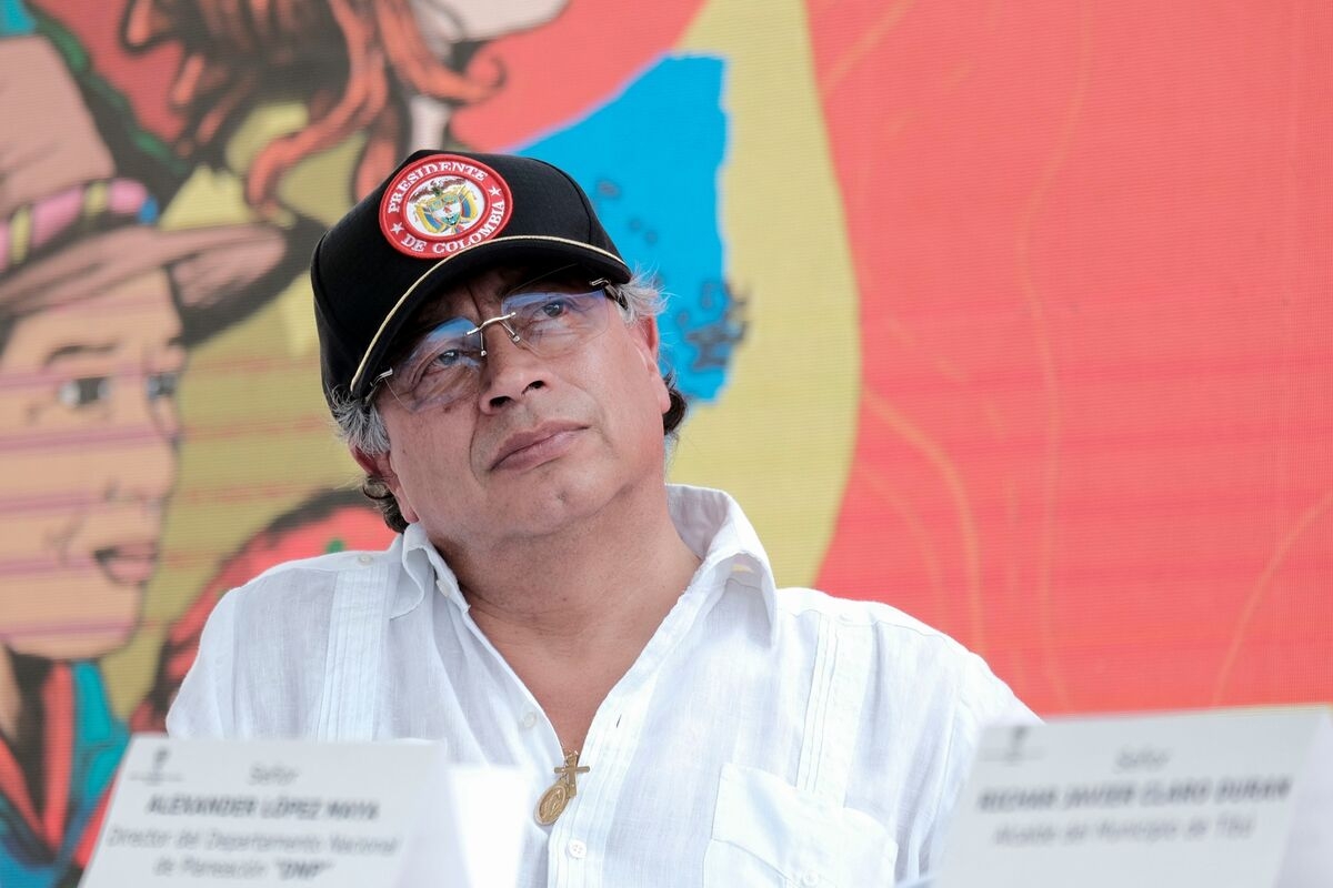 Petro Seeks Vote to Allow Changes to Colombian Constitution