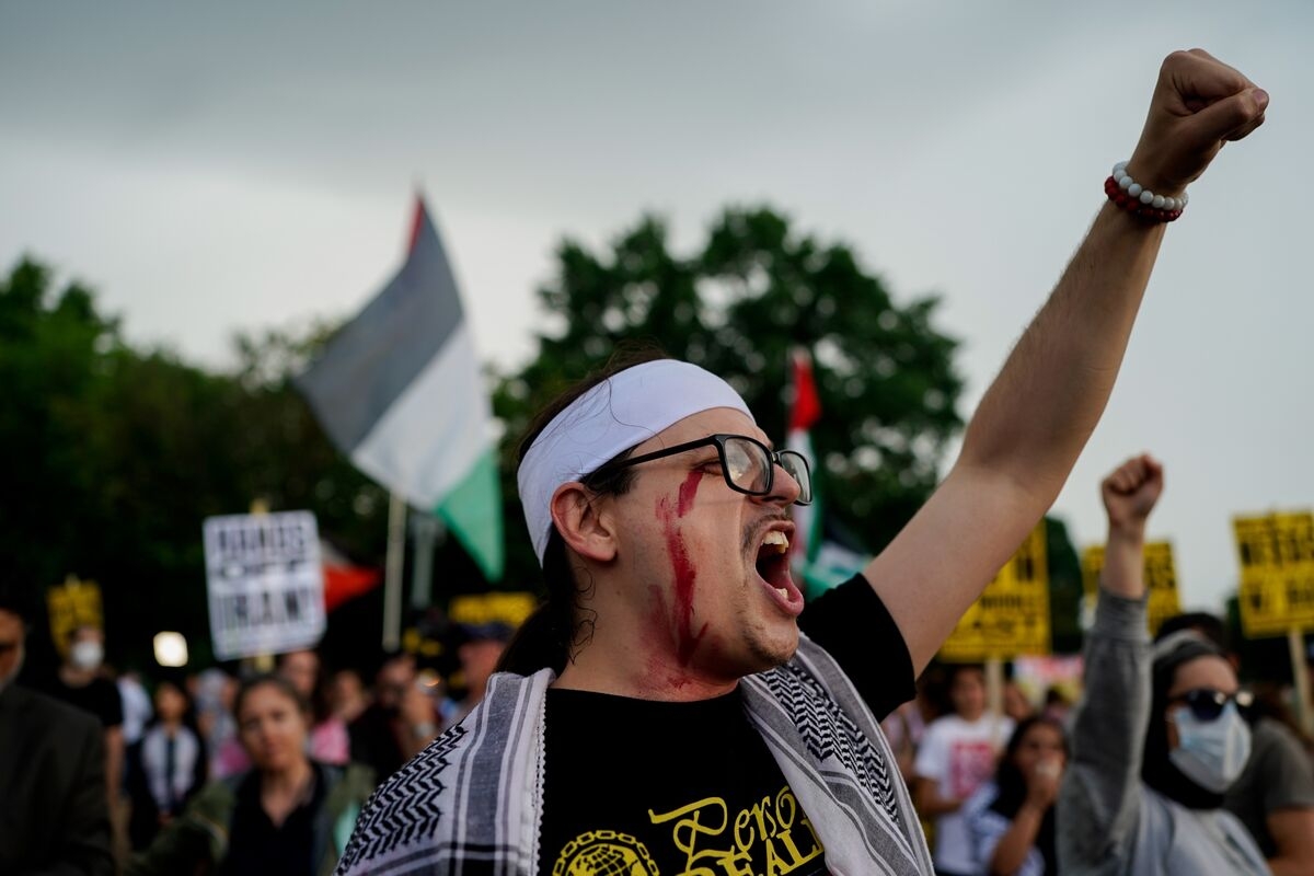 World Waiting to See If US Joins Iran Attacks Leaves Markets Uneasy