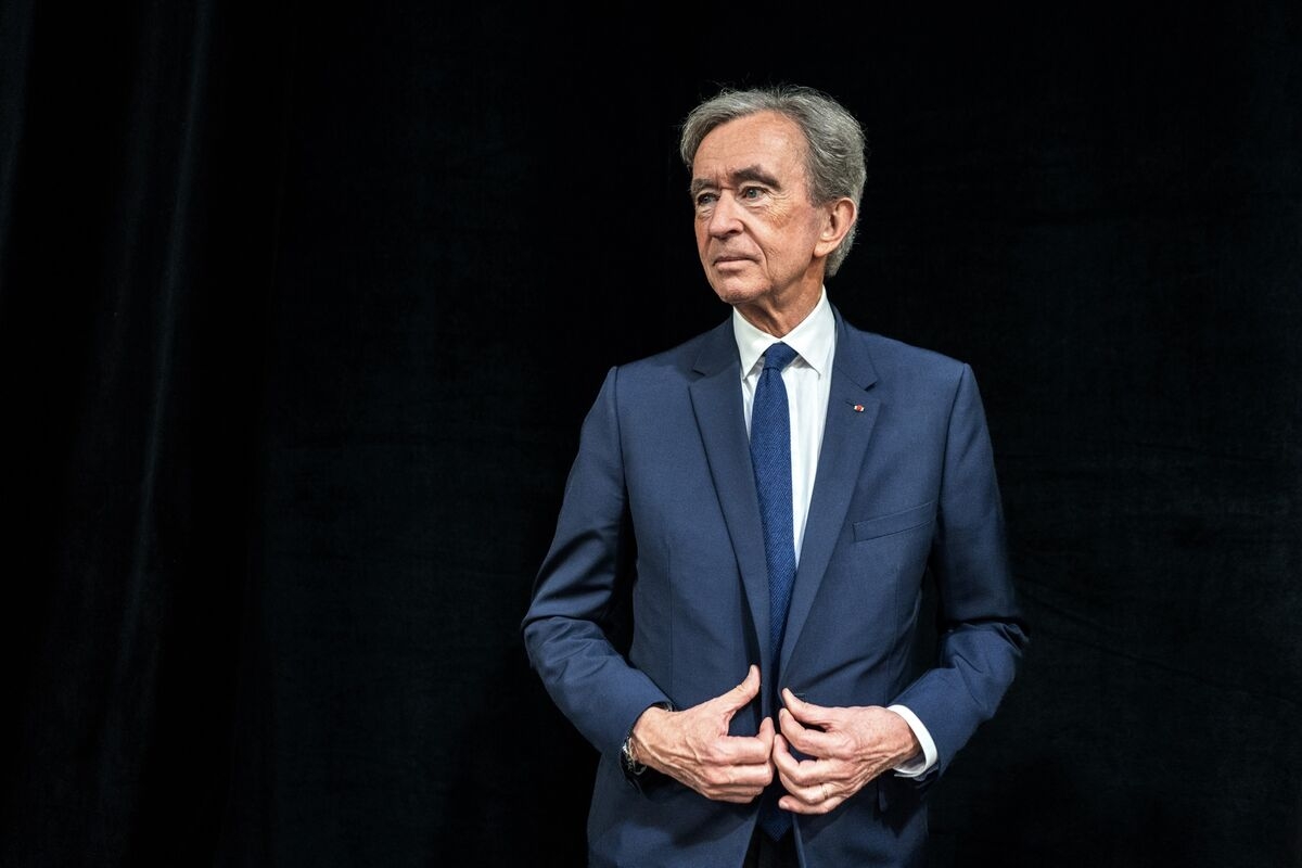 Billionaire Arnault Grapples With Biggest Slump in LVMH History
