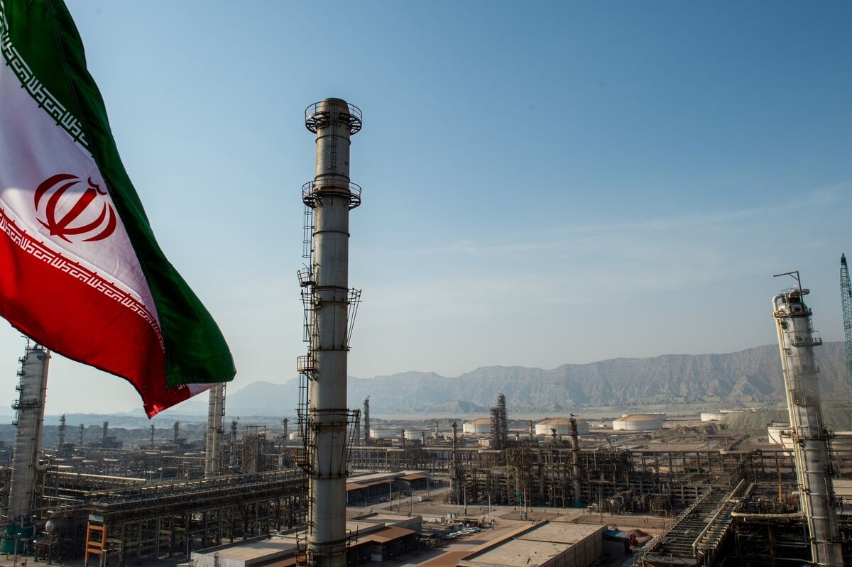 Hedge Funds Rush Into Oil Long Bets as Mideast Conflict Grows
