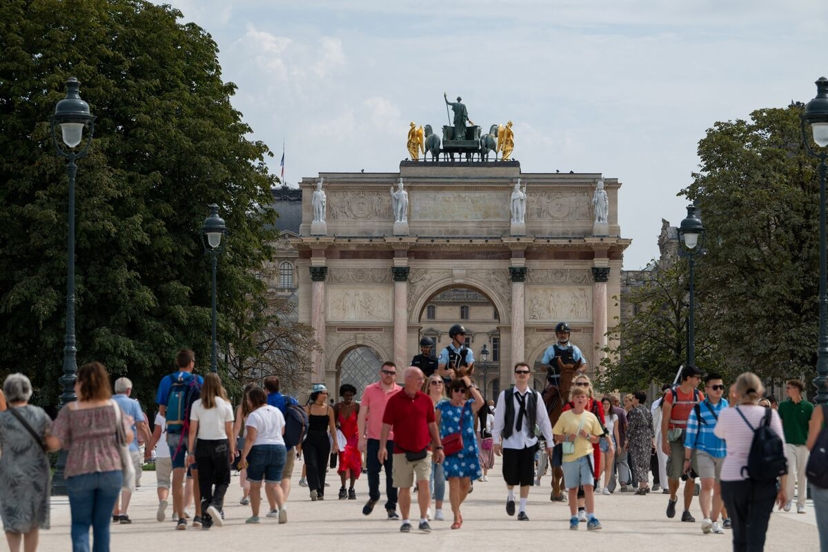 France's Economy Is Falling Behind as Europe Gradually Recovers