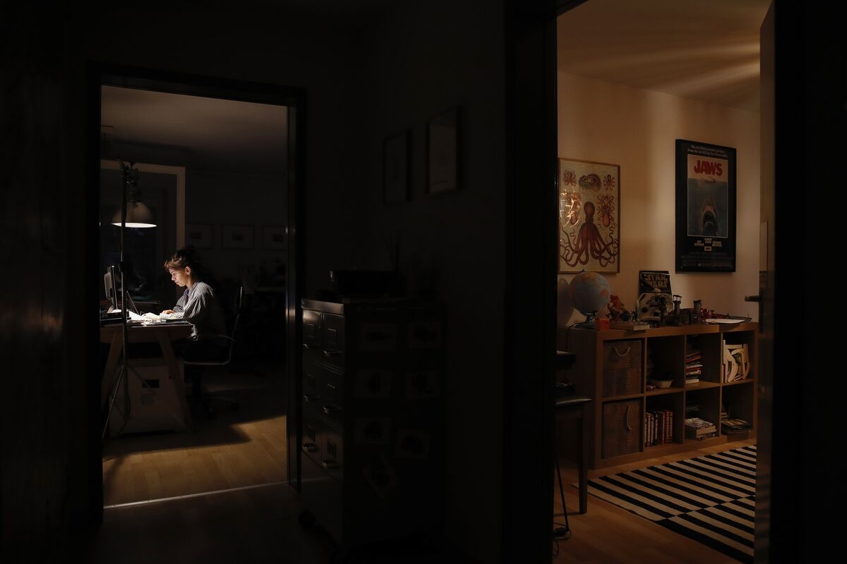 Meetings After 8 p.m. Are On the Rise