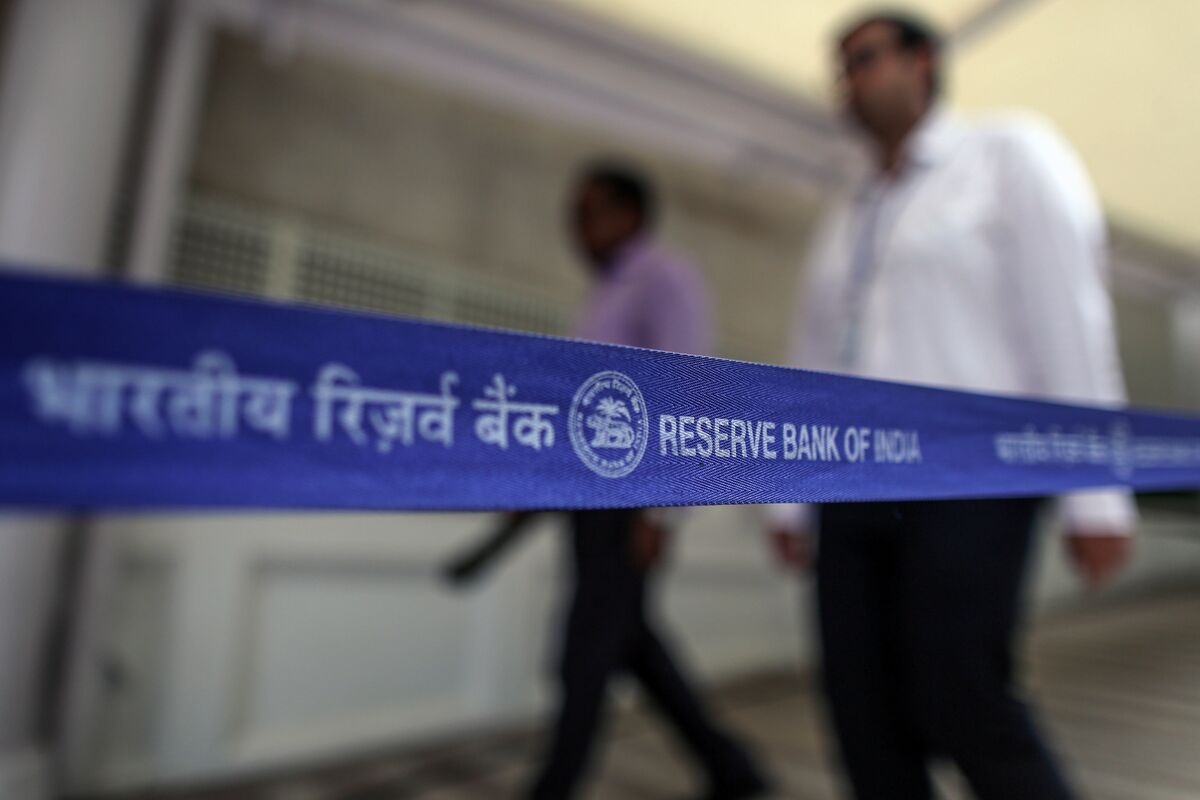 Central Banks in Asia Are Becoming Wary of Currency Intervention