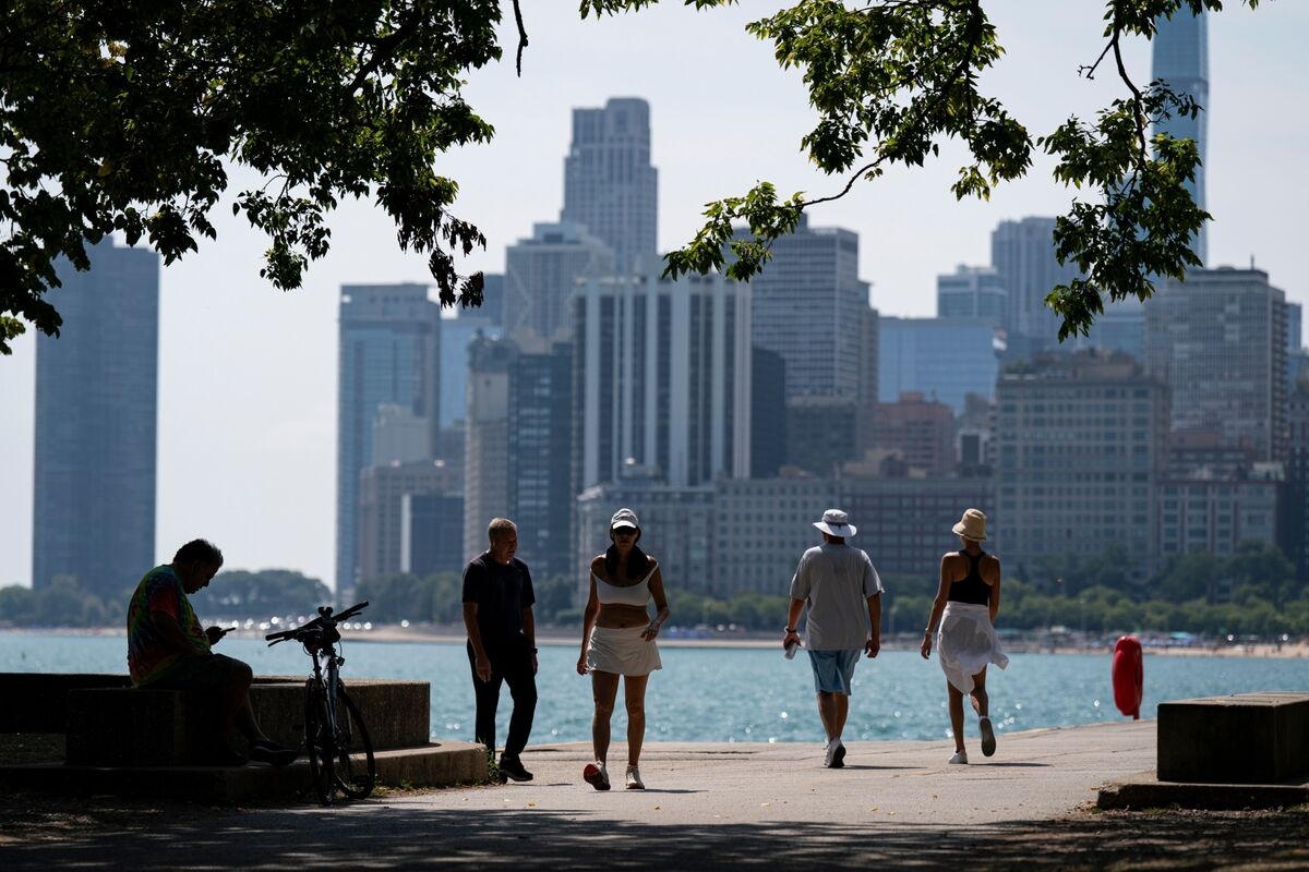 Chicago Allows Summer Curfews for Minors as Mayor Vows Veto