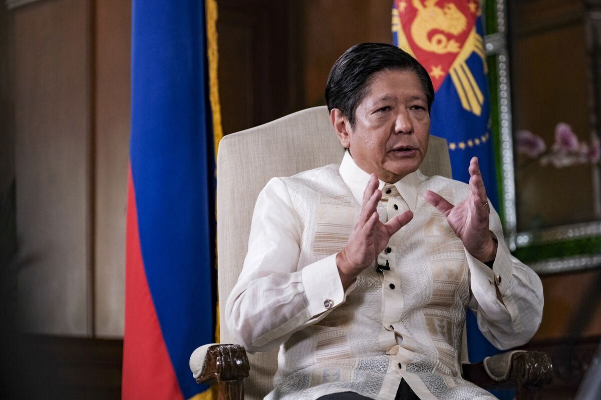 Marcos Keeps Philippine Economic Team, Replaces Top Diplomat
