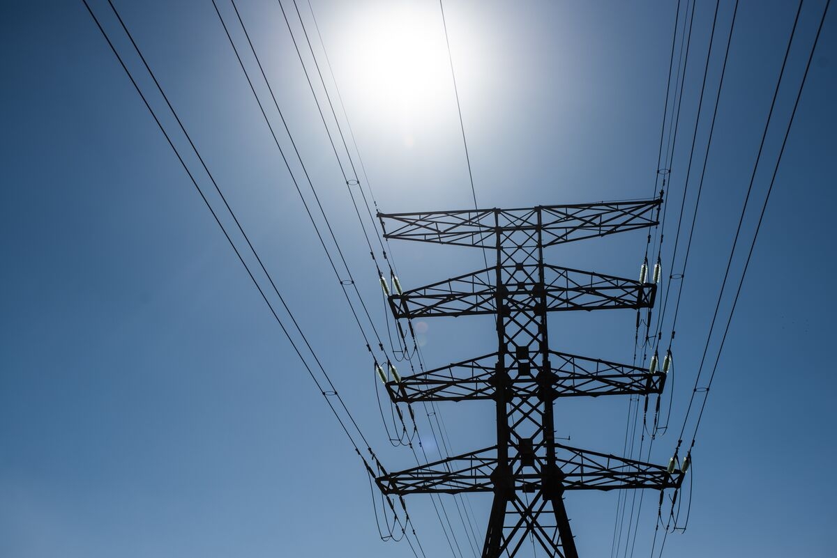 Saudi Electricity Seeks $1 Billion Loan Amid New Projects