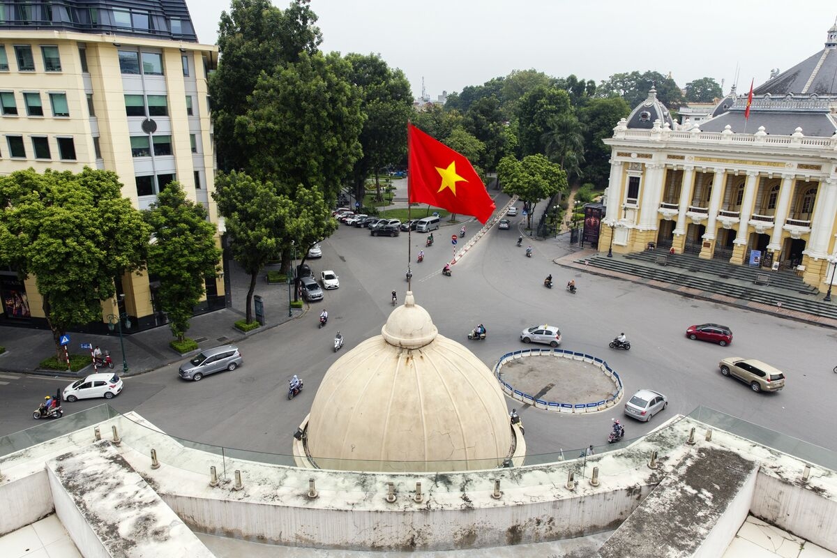 Vietnam Stocks Slide for Second Day as Tariff Panic Grips Market