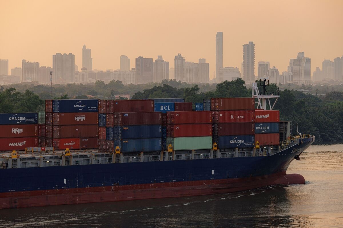Thai Exports Soar By Most in Three Years Ahead of US Tariffs