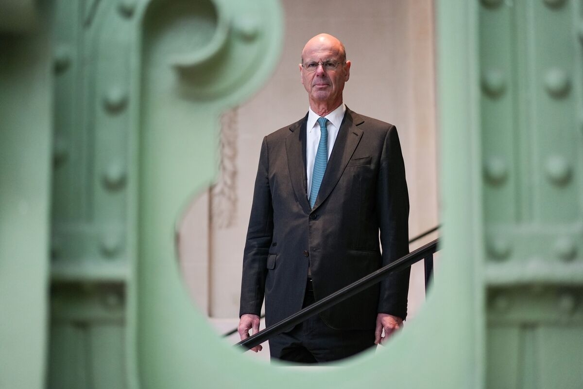 France's Finance Minister Is the Calm Hand Macron Needs Now