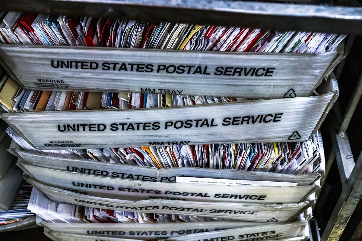 FedEx Director Steiner Is Leading Candidate to Run Post Office
