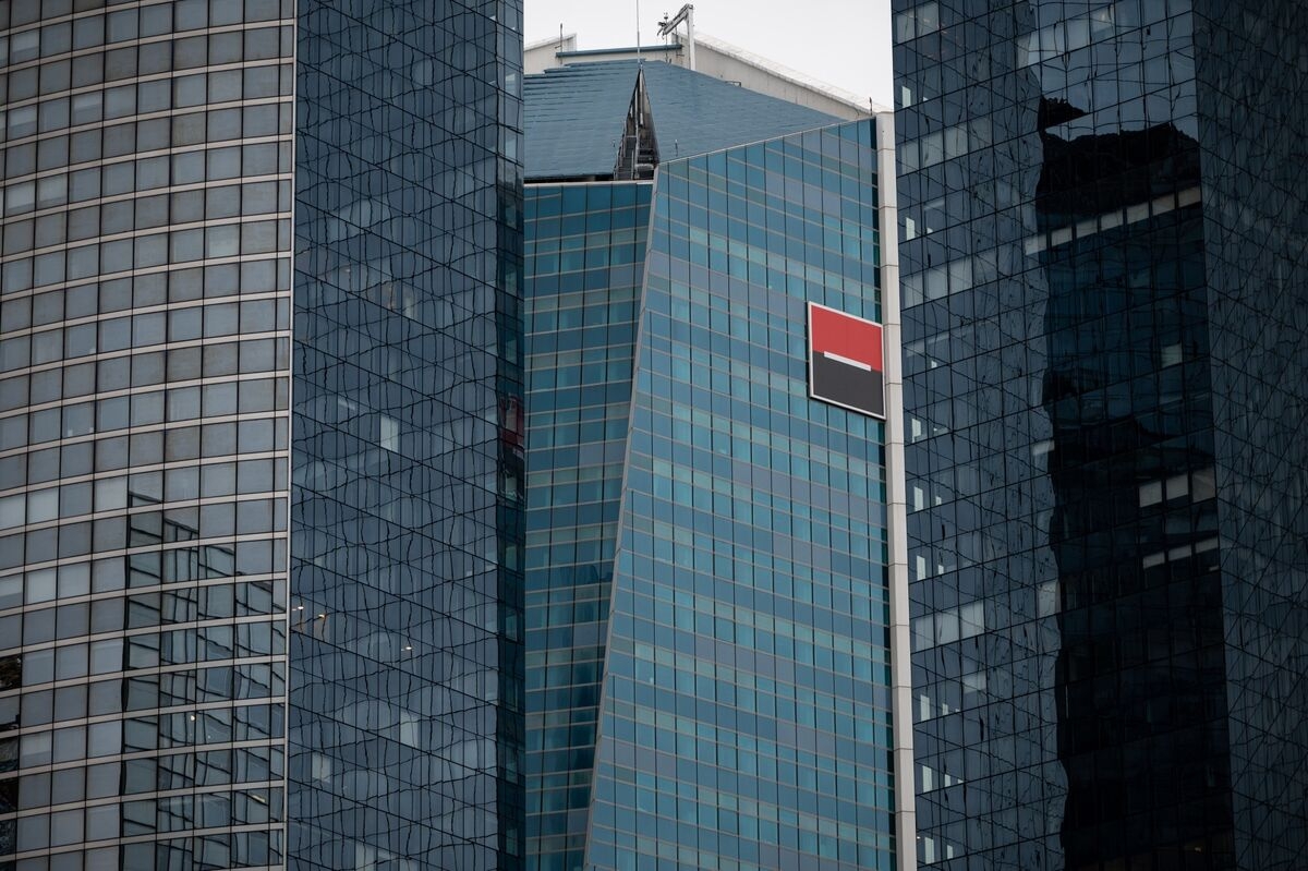 Societe Generale Asks Staff to Return to Office Four Days a Week