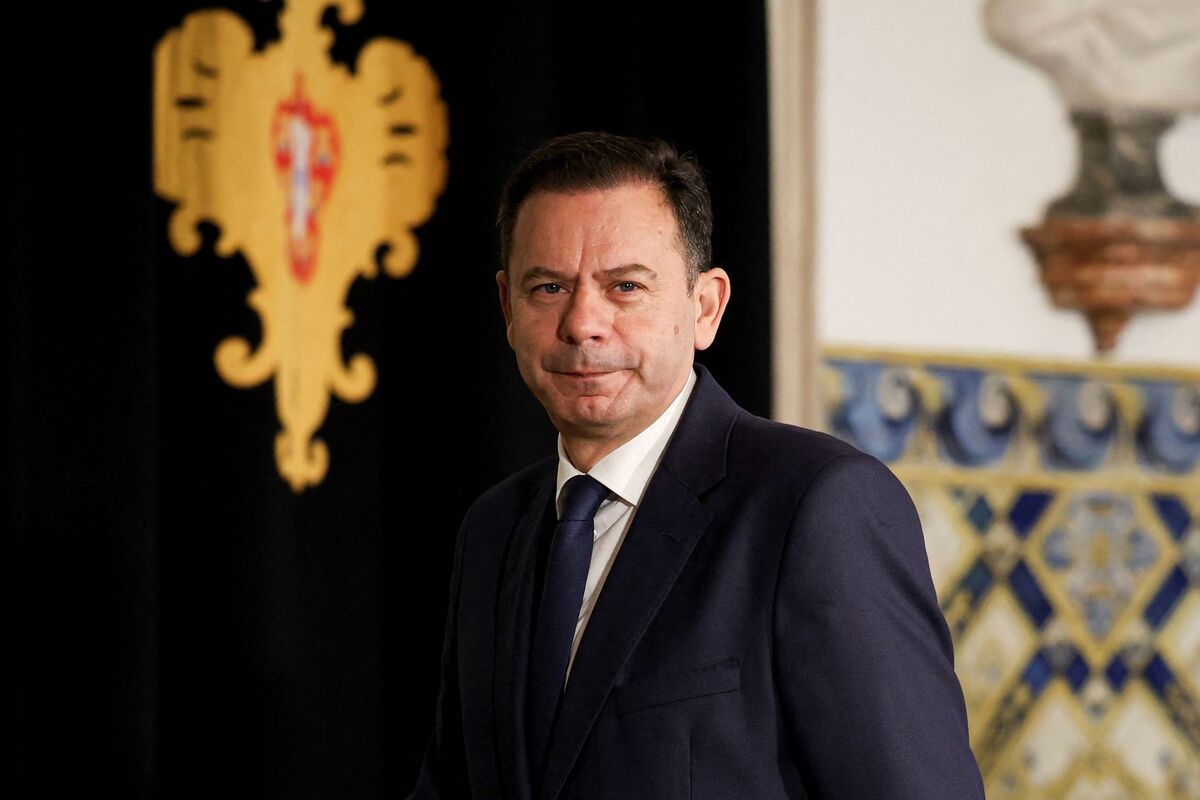 Portugal Premier Gets Backing From Opposition in Parliament Vote