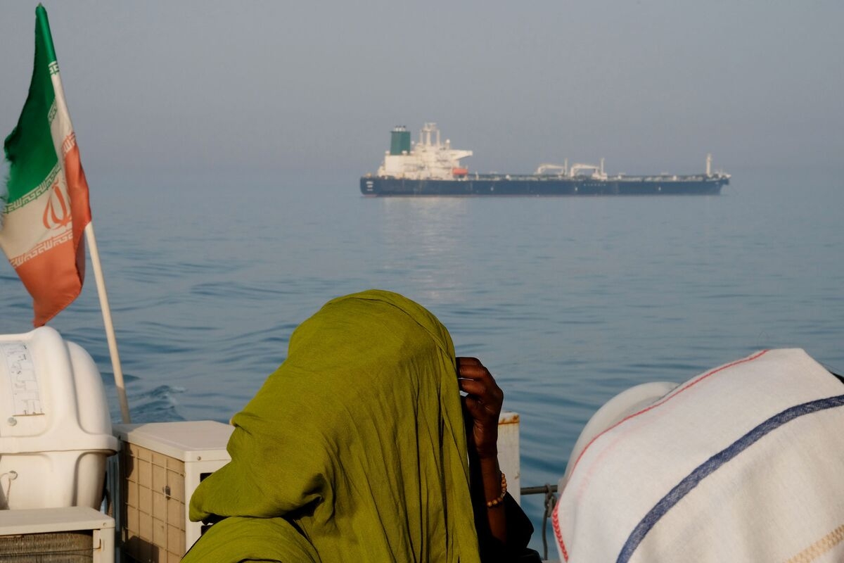 Two Supertankers U-Turn in Strait of Hormuz After US Strikes