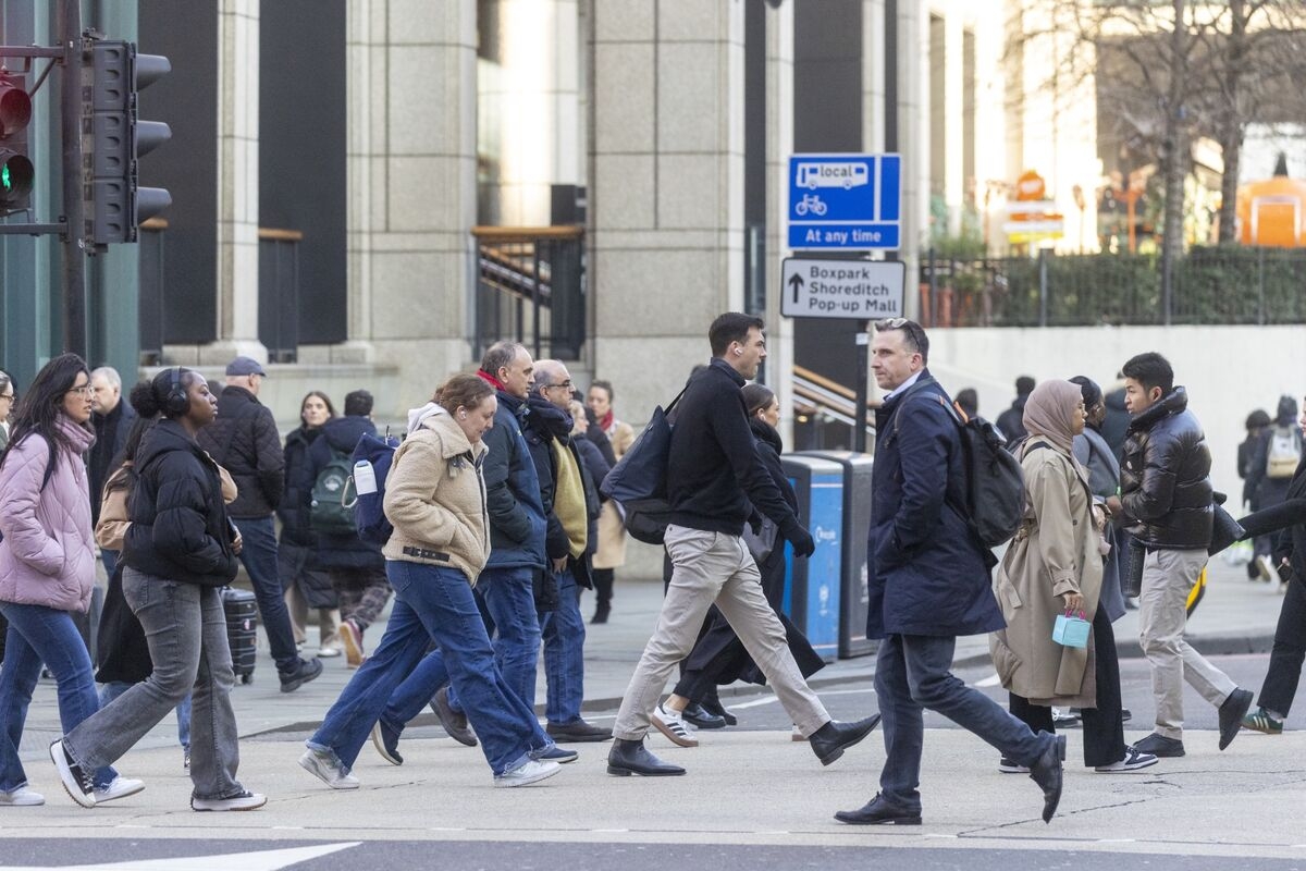 UK Private Sector Grows at Fastest Pace Since Trump Tariffs Hit