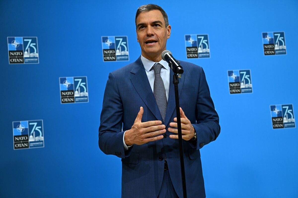 Sanchez Puts NATO's Trump Plan at Risk by Opposing 5% Goal