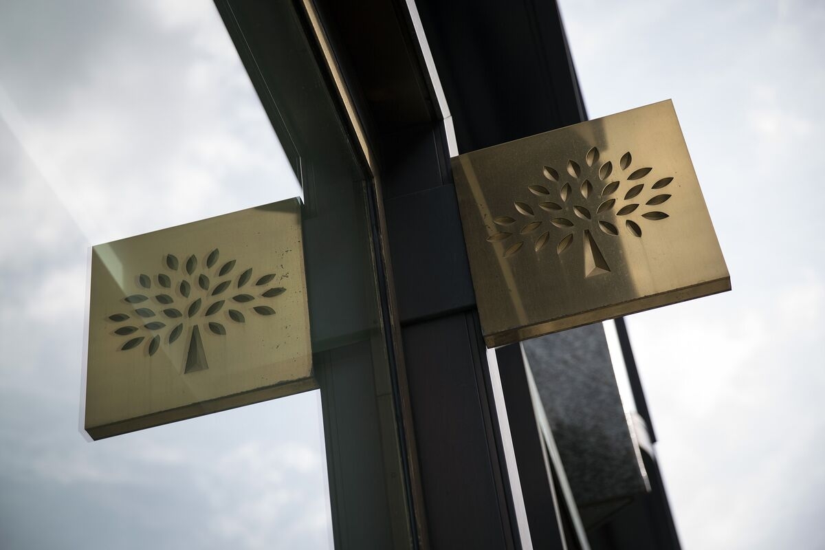 Mulberry Seeks Fresh Cash for Turnaround as Losses Set to Widen
