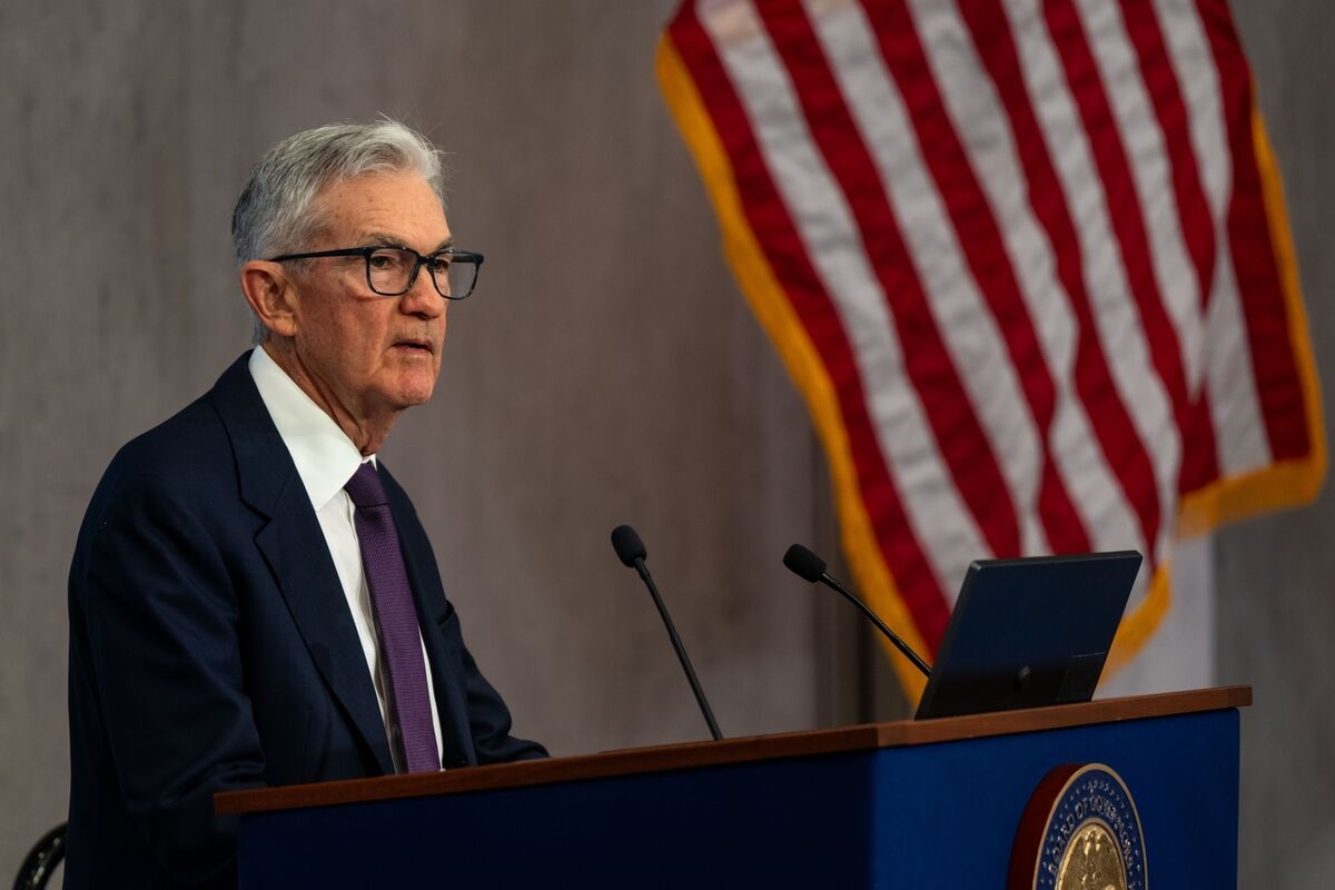 Trump Pressed Powell to Lower Rates in White House Meeting