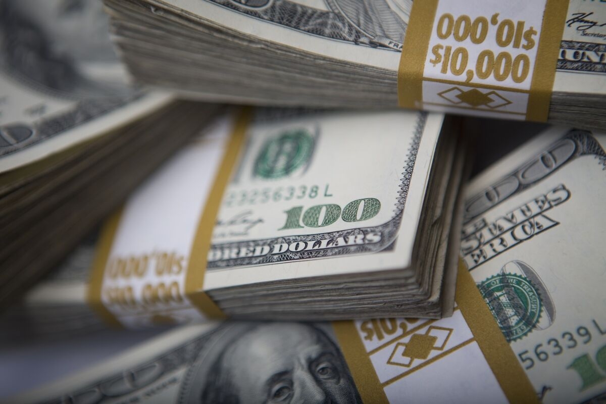 Dollar's Haven Status Faces a Key Test After Israel Strikes Iran