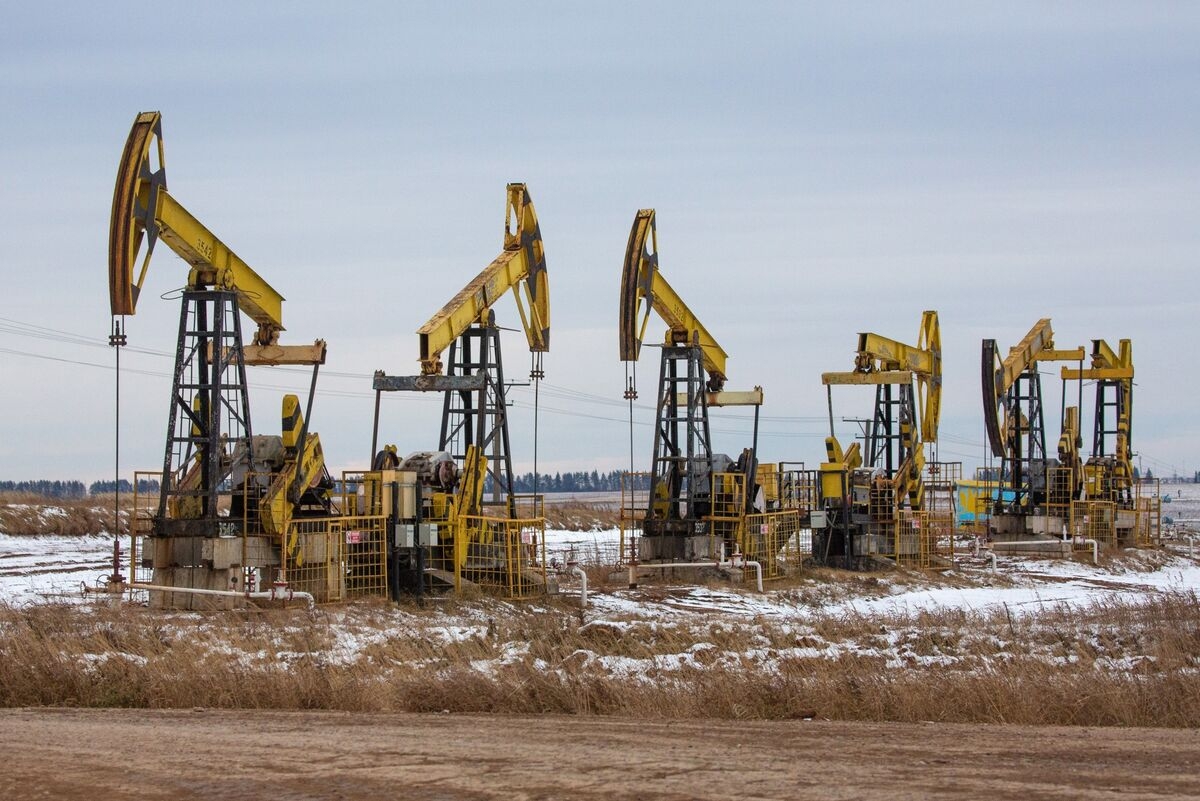 EU Abandons Proposal to Lower Price Cap on Russian Oil to $45