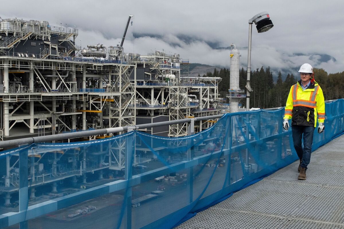 Canada Bill to Accelerate Projects Passes Vote Despite Indigenous Opposition