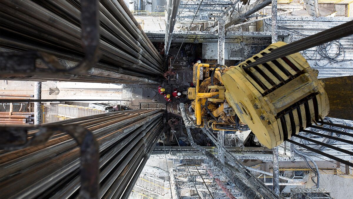 Russia Oil Revenue Dented by Strong Ruble as Global Prices Jump