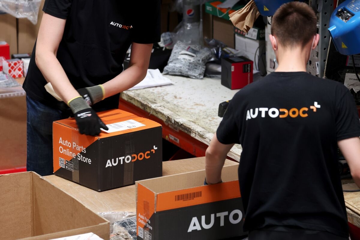 Autodoc Backers Seek Up to €403 Million in Frankfurt Listing