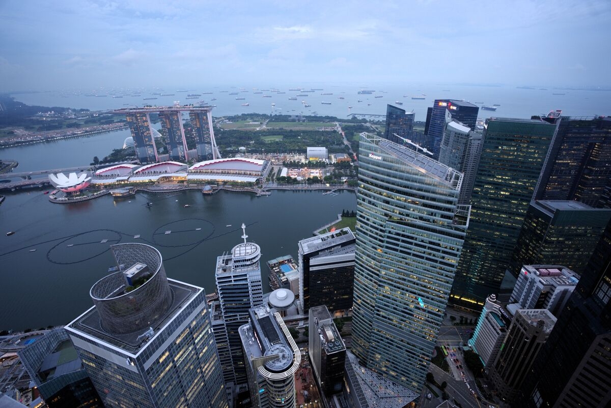 Singapore's Banking Hub Has a Corner Where Cash Is Still King