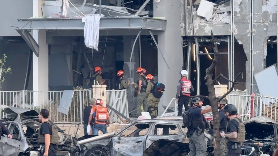 Israel hits Iranian missile and nuclear sites