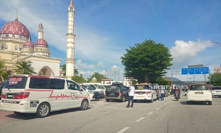 Gerik crash: Hearses carrying bodies of UPSI students expected in Besut this evening
